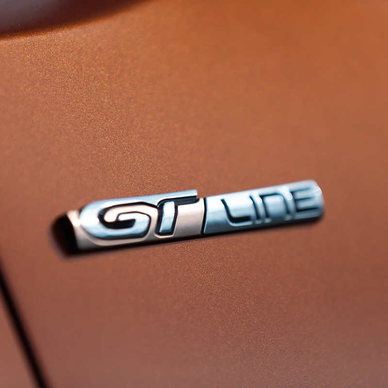 Badge "GT LINE" left side of vehicle Peugeot Rifter